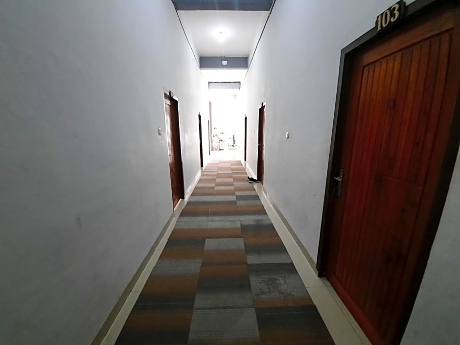 OYO 3373 Favour Hotel
