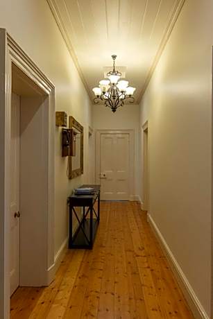 One-Bedroom Cottage - The Annex