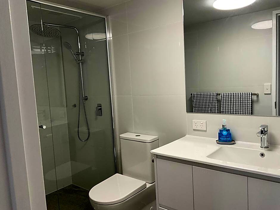 Pelican Cove Waterfront Apartment