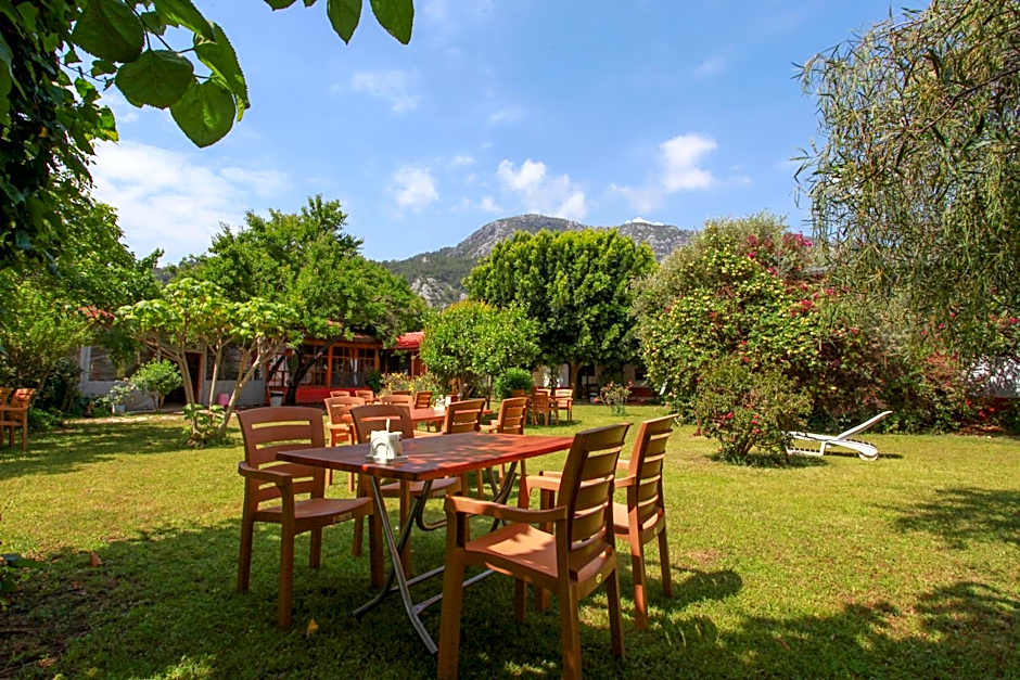 Baris Pension & Bungalows