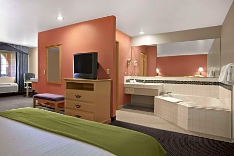 1 King Bed Suite, Jetted Tub