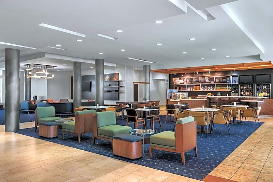 Courtyard by Marriott Evansville East