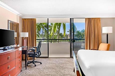 One-Bedroom King Standard Room - Resort View