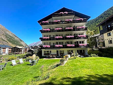Hotel Adonis