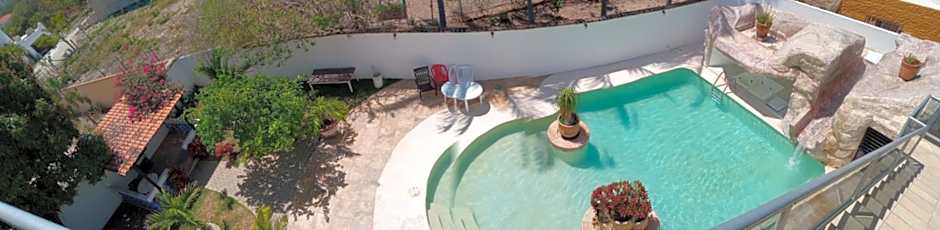 Hotel Casa Raymundo Suites