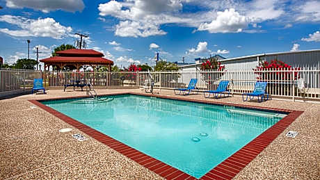 Best Western Limestone Inn & Suites