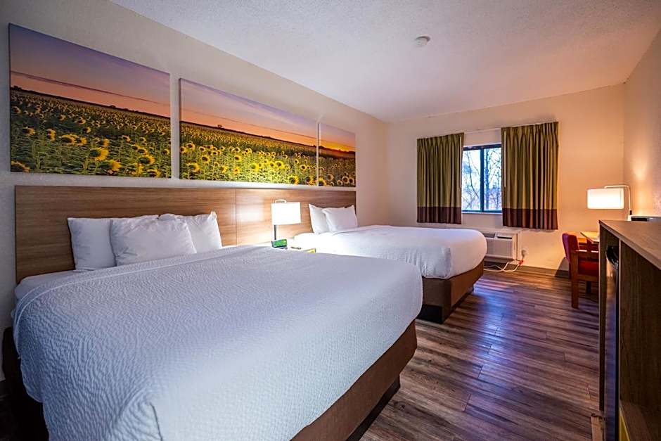 Days Inn by Wyndham Topeka