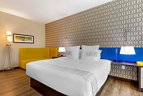 King Room with Bath Tub and Double Sink - Disability Access/Non-Smoking