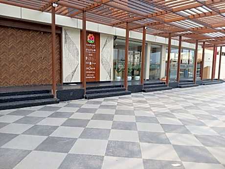 Hotel Tulips inn by VKG