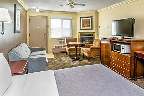 Queen Room - Non-Smoking