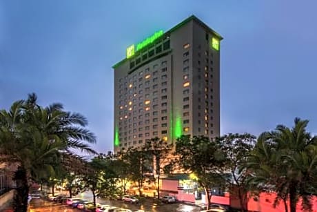 Holiday Inn Zhongshan Downtown, an IHG Hotel