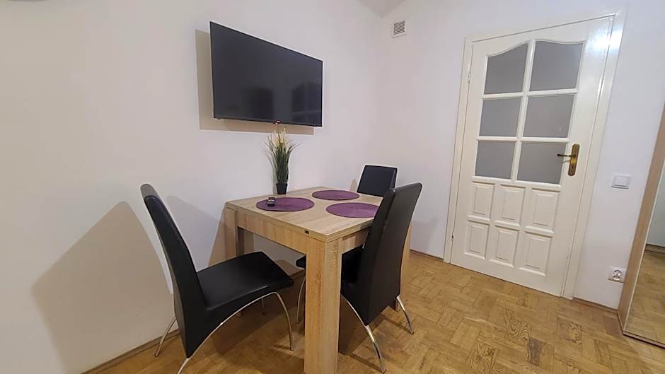 Lorf Hostel&Apartments