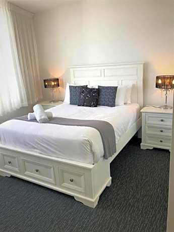 Two Bedroom Ocean View Deluxe Apartment