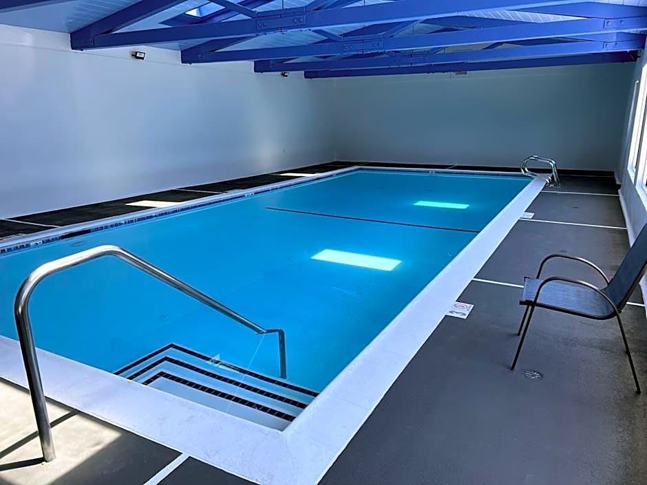 Surf City Inn & Suites