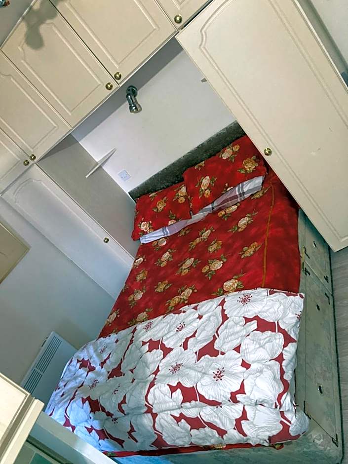 Harman Suites Self-Catering Apartments Free WIFI & Parking