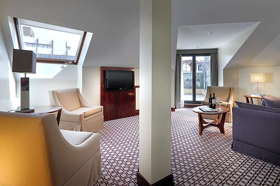 Photo 1 of 4 of Junior Suite