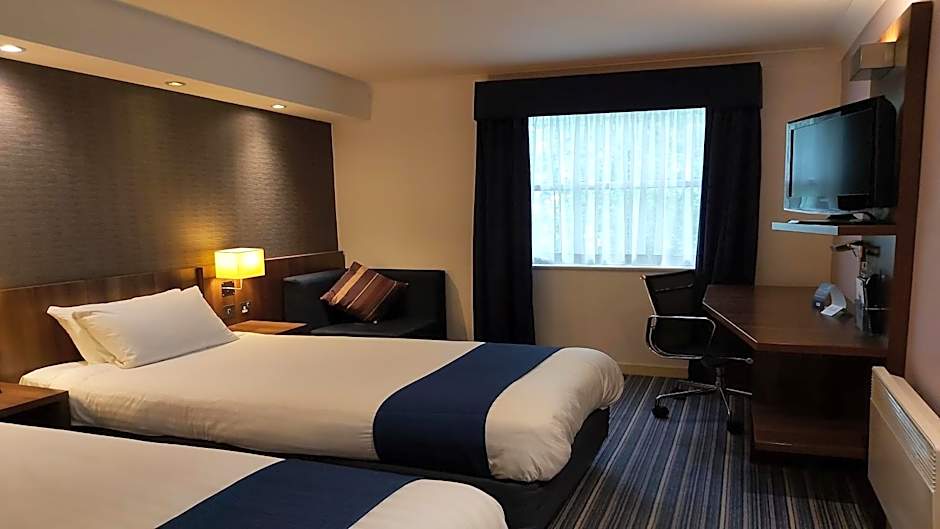 Holiday Inn Express Leeds-East By IHG