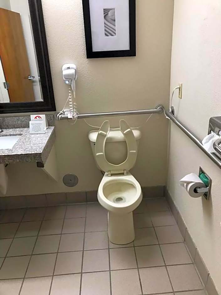 Quality Inn Clinton-Knoxville North