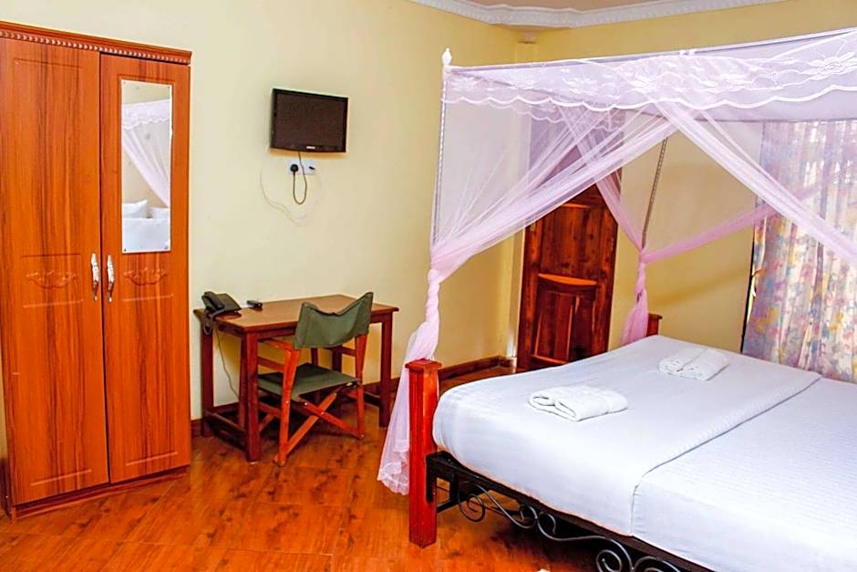 Bright Star Hotel & Safaris