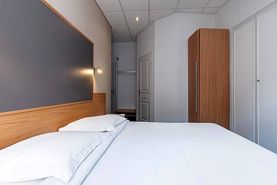 Modern Waikiki Hotel