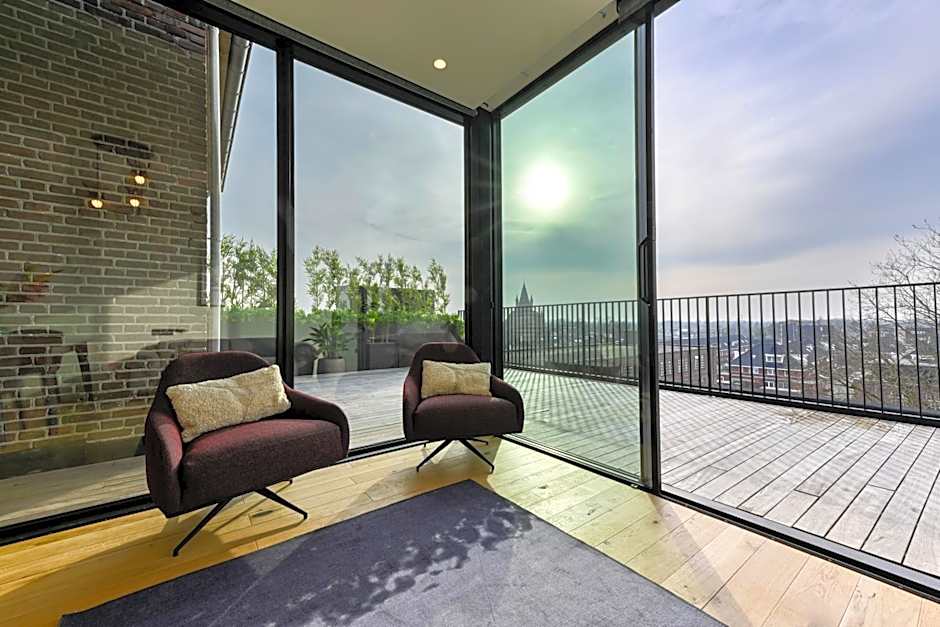 12A, Luxury & Unique, Cinema, Terrace, Stunning View, Central Location!