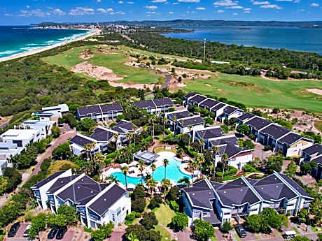 Pullman Magenta Shores Resort