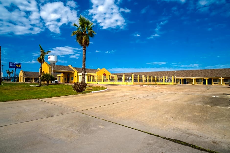 Aransas Bay Inn & Suites Corpus Christi by OYO