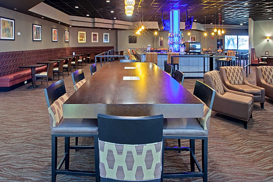 Holiday Inn Evansville Airport – Evansville, IN