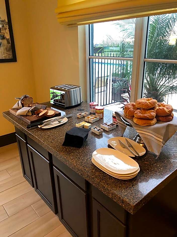 SEVEN Sebring Raceway Hotel