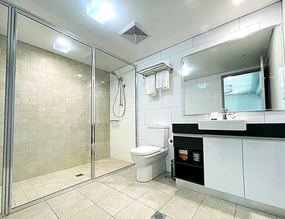 H on Mitchell Apartment Hotel