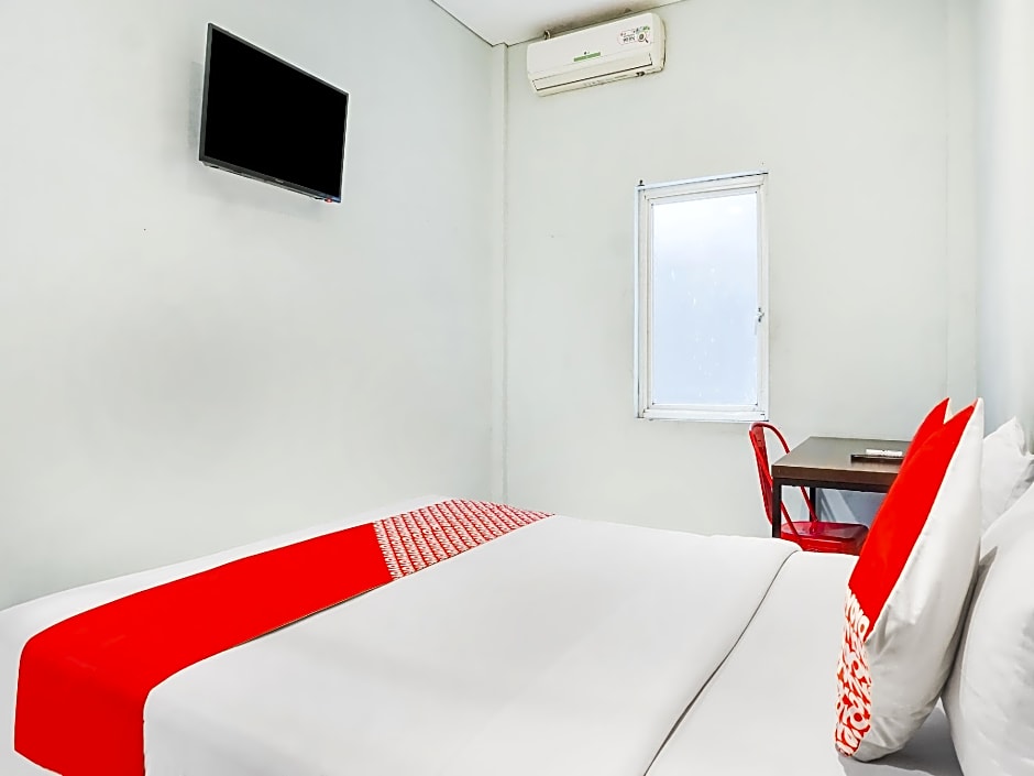 Hotel O Makassar near Mall Panakukkang formerly Sayang Home Stay