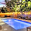Mid-city Muse W Pool -spacious 5br Minutes To Fq
