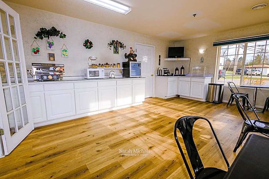 Mountain Host Motor Inn