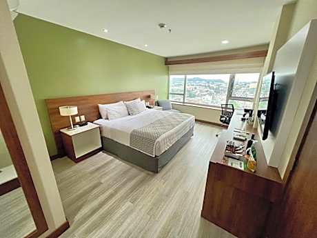 1 Queen Bed and 1 Twin Bed, Suite, Non-Smoking