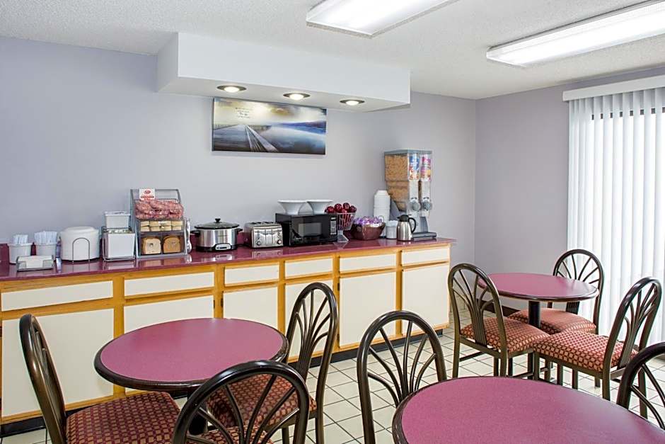 Super 8 by Wyndham Springdale AR