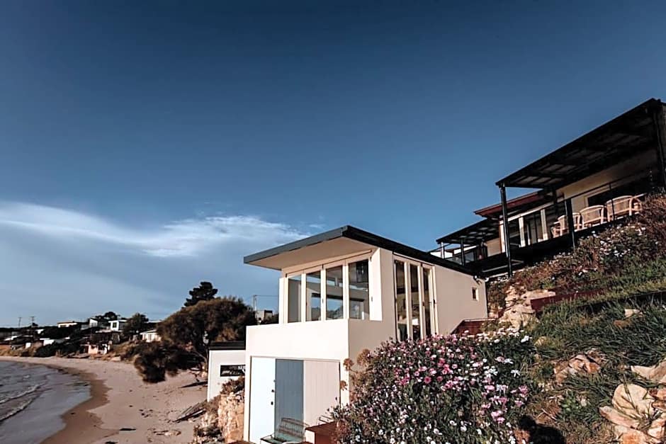 Beachfront Paradise in Opossum Bay