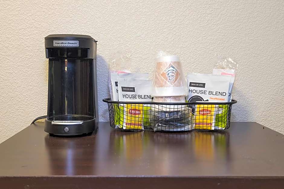 Red Roof PLUS+ Columbus Downtown- Convention Center