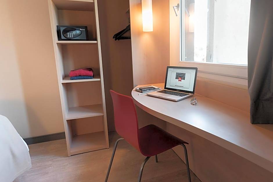 Hotel Ibis Pilar