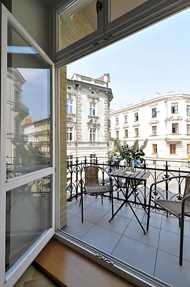 Crystal Suites Old Town