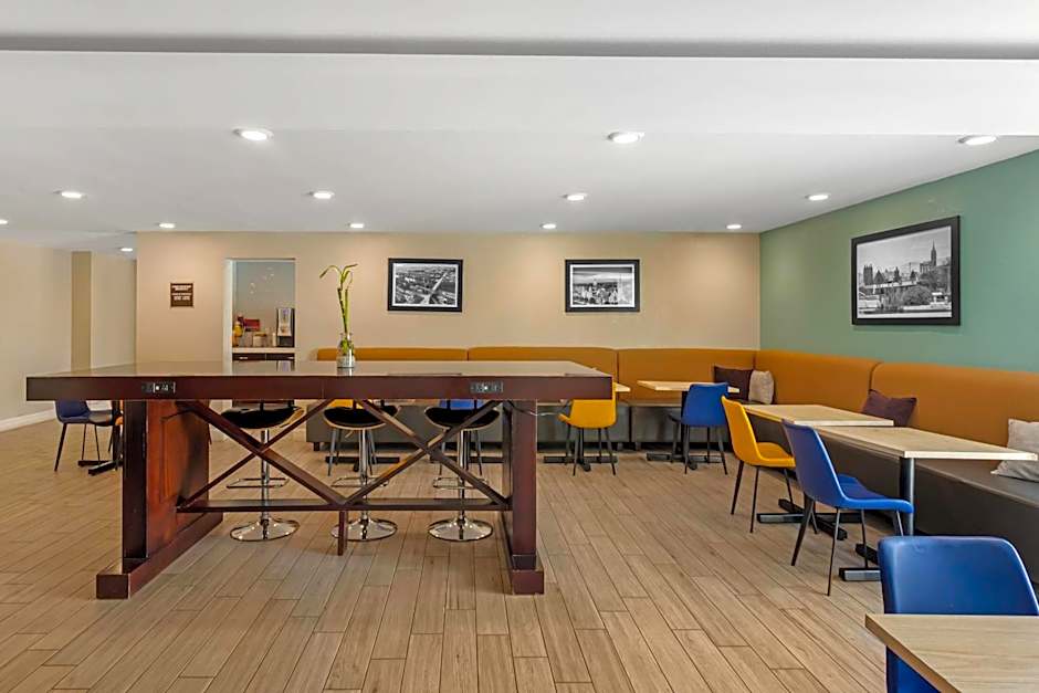 Comfort Inn & Suites Pottstown Eastern Gateway