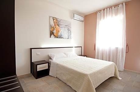 Two-Bedroom Apartment (4 Adults + 2 Children)