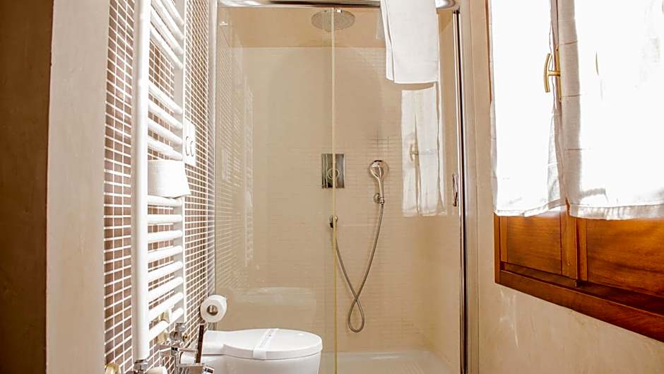 Apollo Suites