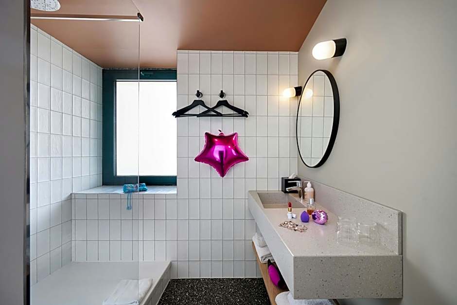 Moxy Annecy