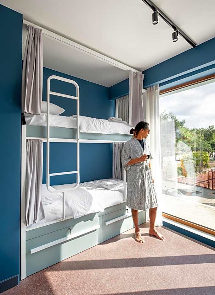 Photo 1 of 8 of Bed in 6-bed Mixed Dorm with City View