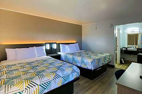 Deluxe Queen Room with Two Queen Beds - Non-Smoking