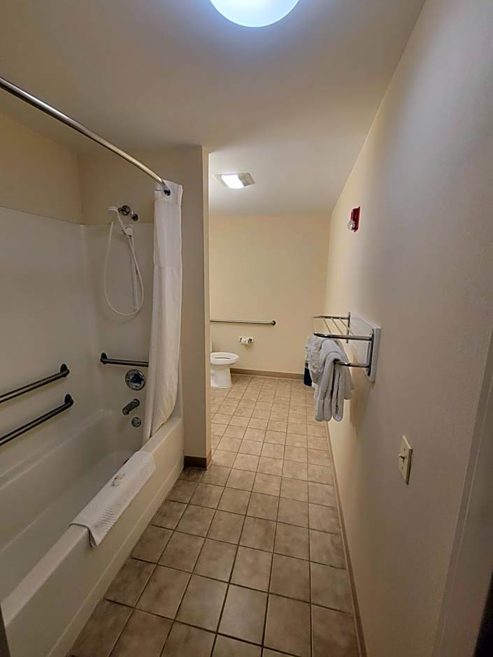 Quality Inn & Suites Prestonsburg next to Mountain Arts Center
