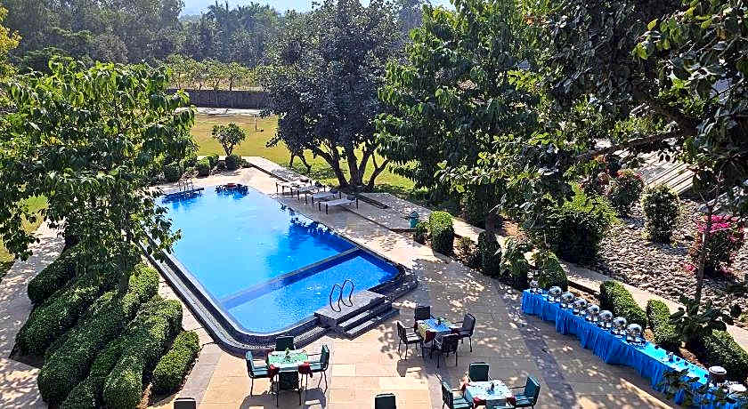Mana Hotels