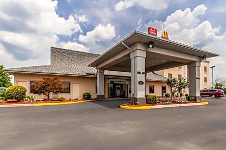 Econo Lodge Inn & Suites Middletown - Winchester South