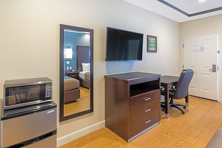 Econo Lodge Inn & Suites