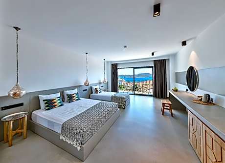 Triple Room with Sea View